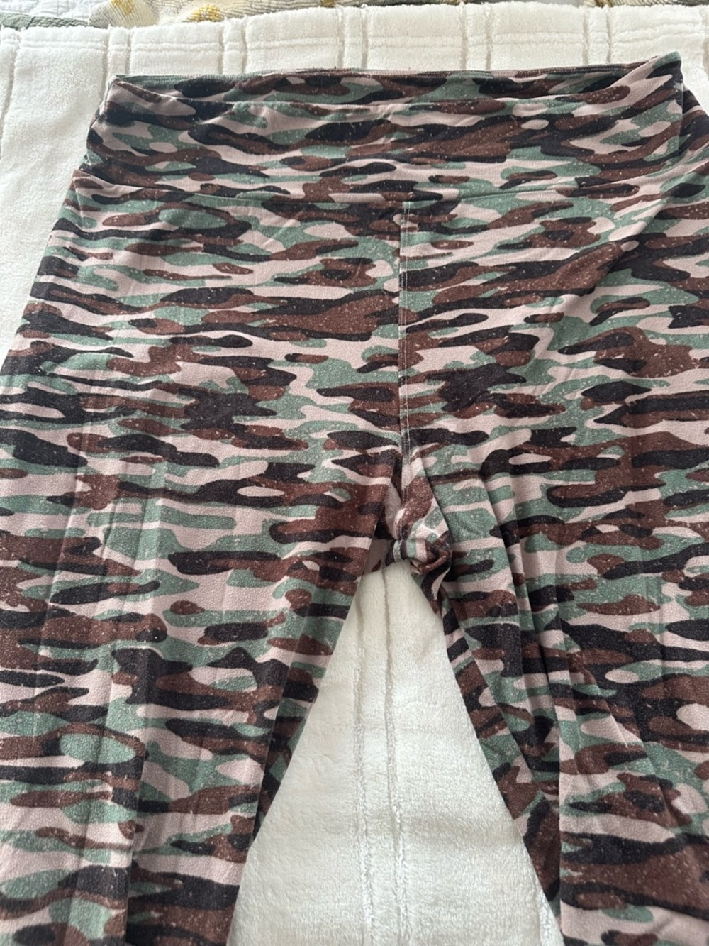 LuLaRoe Tall & Curvy Camouflage Stretch Leggings - Green/Brown
